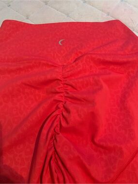 Zyia scrunch butt Red Activewear Leggings with Subtle Leopard Print